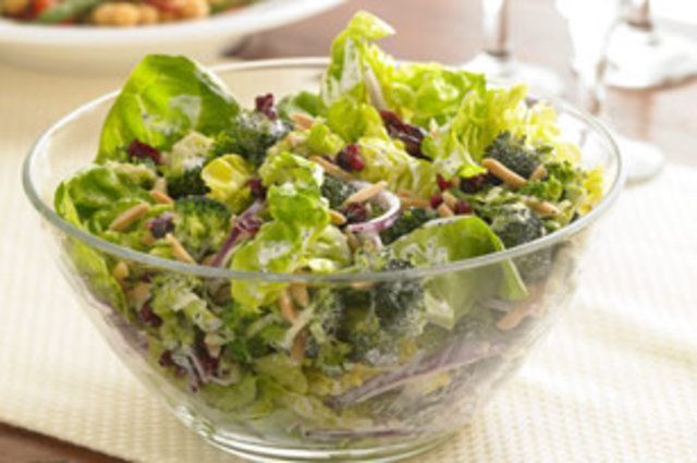 Salada verde com cranberries