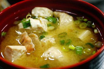 Sopa de Tofu com Molho de Soja
