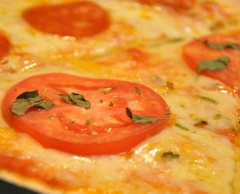 Pizza de Mussarela de Búfula com Tomate